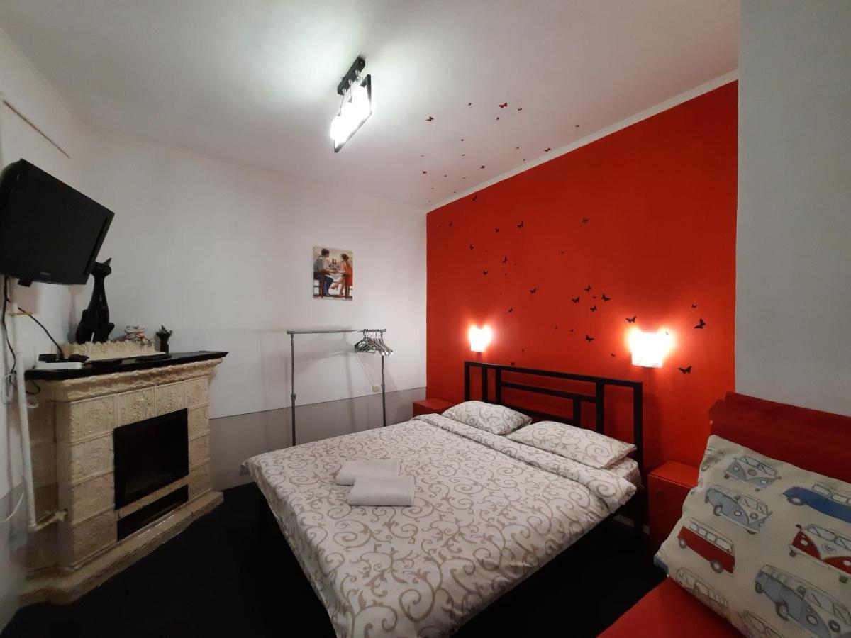 Midnight Cats' Apartment In Rynok Square Світло Є Завжди! Lemberg Exterior foto